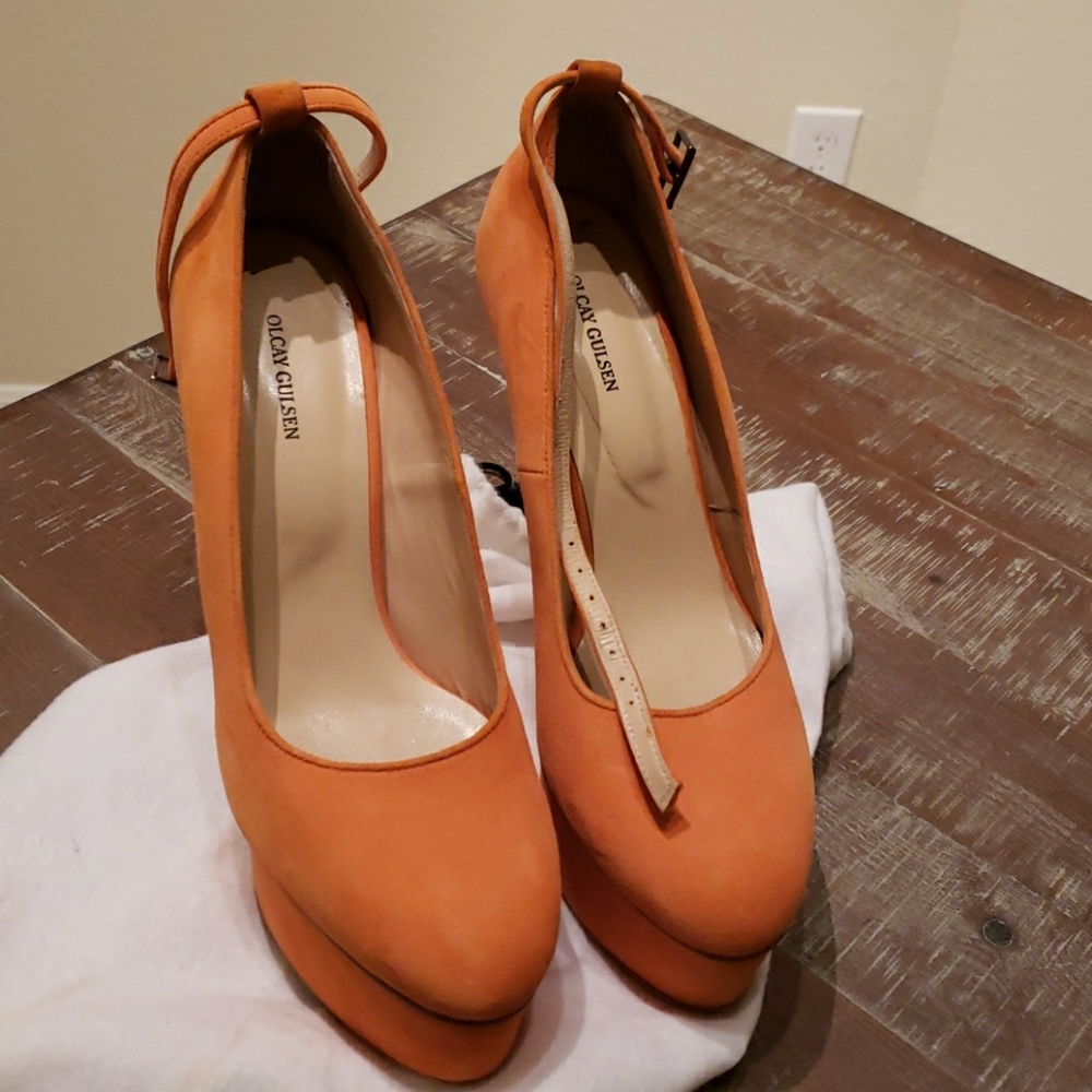 Olcay Gulsen pumps